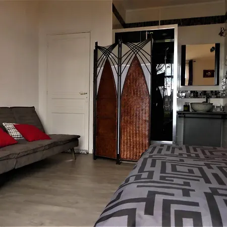 D'hotes Du Anjou فندق مبيت وإفطار 3*