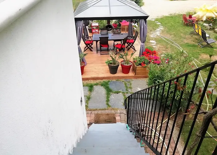 D'hotes Du Anjou Bed and Breakfast 3*