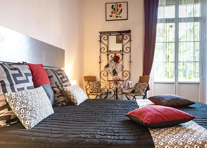 D'hotes Du Anjou לינה וארוחת בוקר 3*