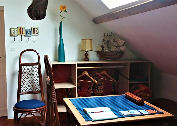 לינה וארוחת בוקר D'hotes Du Anjou 3*