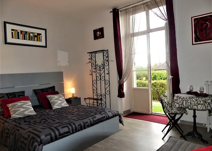 לינה וארוחת בוקר D'hotes Du Anjou Thorigné-dʼAnjou